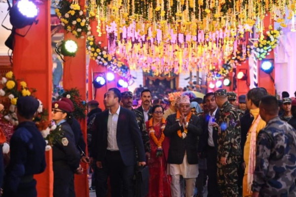 राष्ट्रपतिले गरे पशुपतिनाथको पूजाआराधना